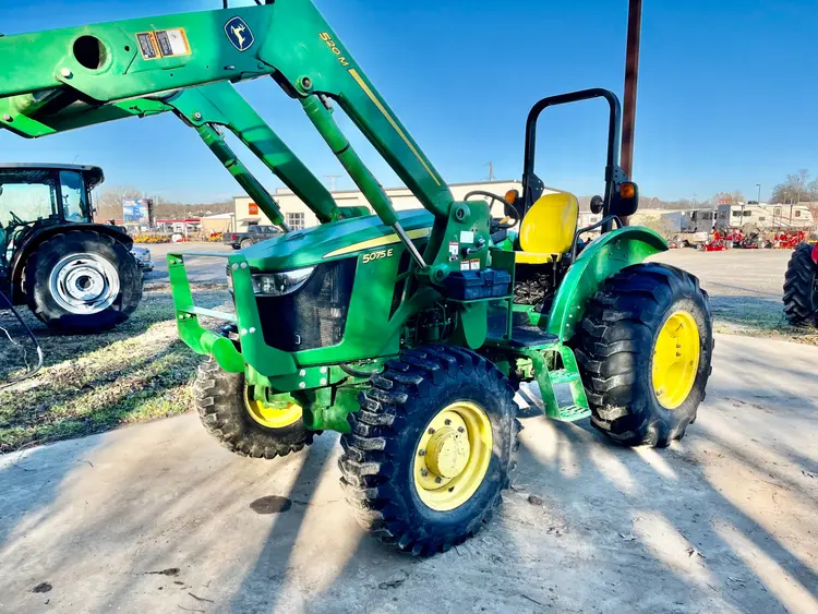 Pre Owned John Deere 5075E Lo Profile Tractor with Loader