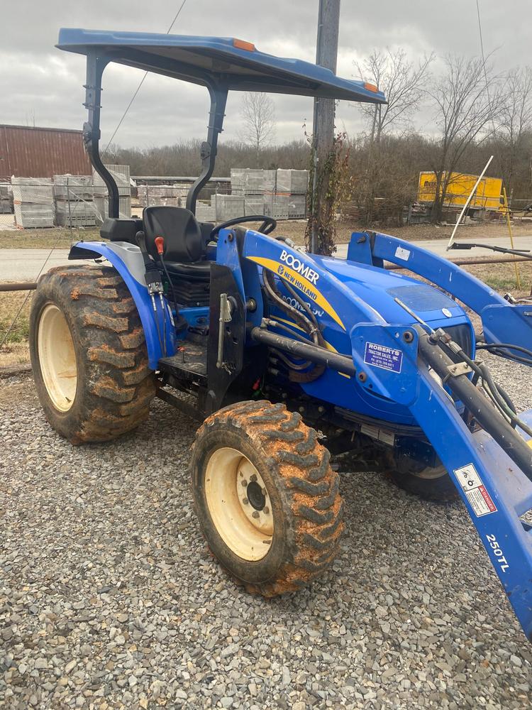 Pre Owned New Holland Boomer 50 Tractor/Loader